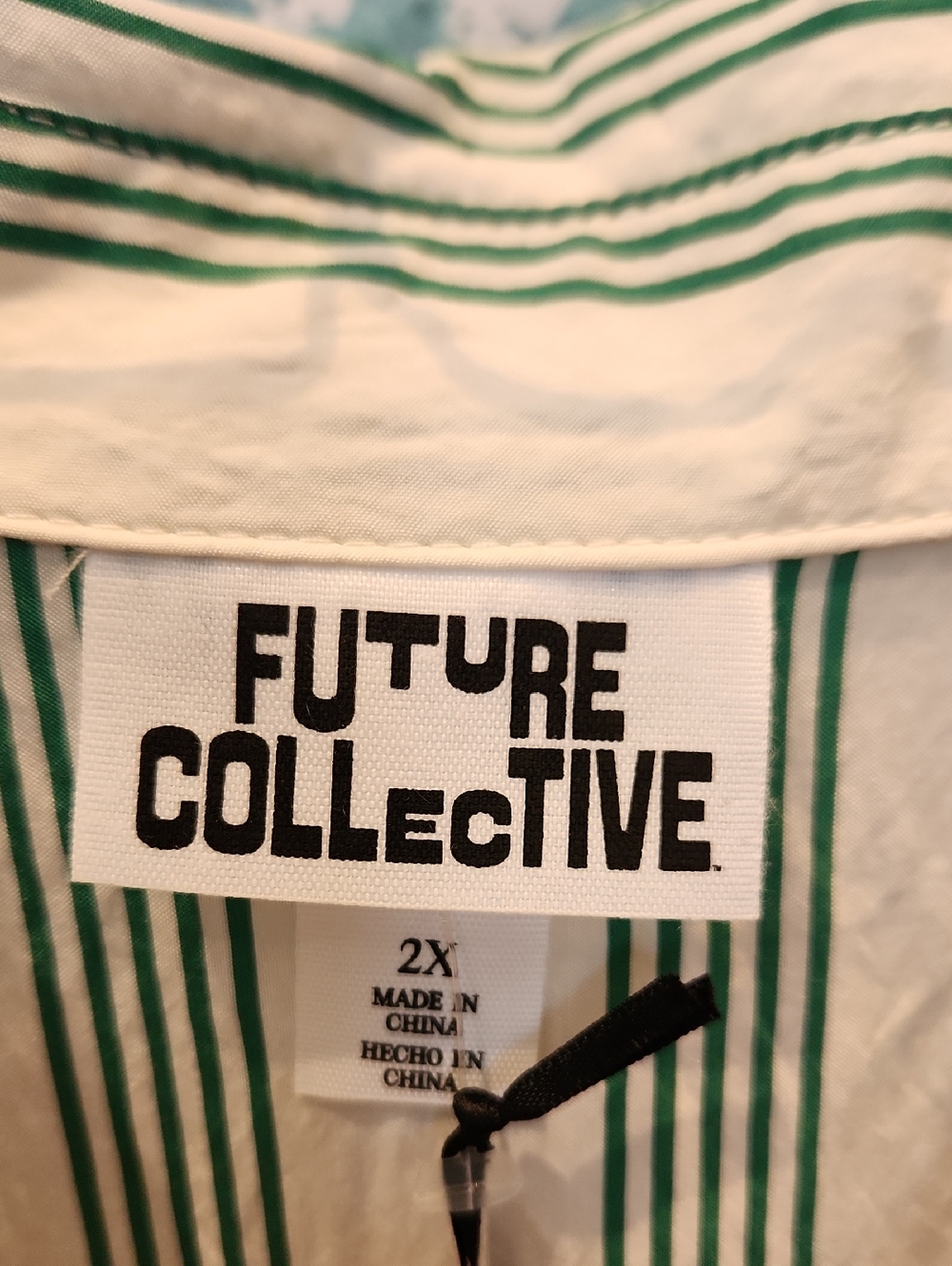 NWT Future Collective Women's Button Down Striped Blouse Sz 2X. Elastic Bottom - Picture 4 of 9